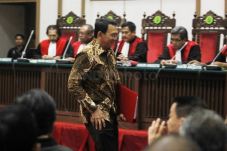 ACTA Minta Majelis Hakim...