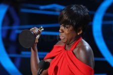 Viola Davis Menangkan...