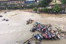 Bogor Diterjang Banjir,...
