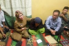 Bupati Serang Kunjungi...