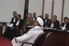 Di Sidang, Kuasa Hukum...
