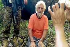 Abu Sayyaf Penggal Sandera...