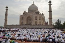 Umat Muslim Diprediksi...