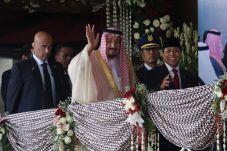 Raja Salman Sumbang...