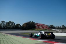 Bottas Bawa Mercedes...
