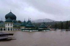 Banjir Rendam Limapuluh...