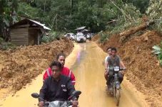 64 Titik Longsor di...
