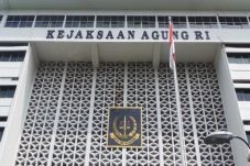 Tiga Tahun Jadi Tersangka,...