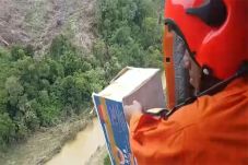 Bantuan Korban Longsor...