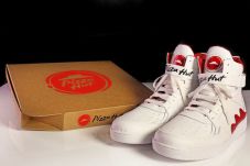 Unik! Sneakers Ini Bisa...