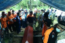 Aziz Korban Tubing Dimakamkan...