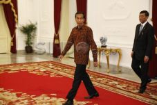 Ratusan Seniman Akan...