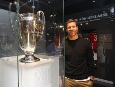 Xabi Alonso Akan Gantung...