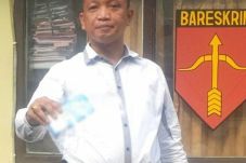 Cetak Uang Palsu, Staf...