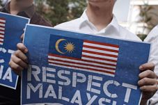 Warga Malaysia Disandera...