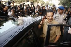 Gamawan Fauzi Abaikan...