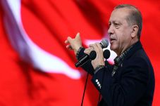 Berseteru, Erdogan Sebut...