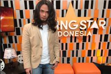 Trio Wijaya Buat Rossa...