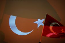 Turki Berencana Jatuhkan...