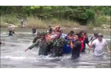 2 Pendaki Gunung Mekongga...