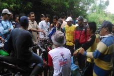 Dipicu Tanah Adat, Warga...