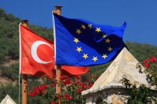 UE Bela Belanda, Turki:...