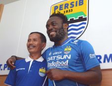 Essien Ajak Bintang...