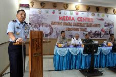 Pesawat F16 yang Tergelincir...