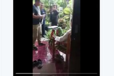Polisi Tangguhkan Penahanan...