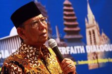 KH Hasyim Muzadi Dinilai...