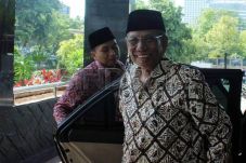 Gurauan KH Hasyim Muzadi...