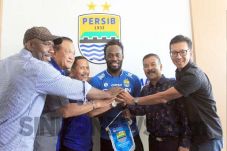 Dapat Kontrak Mewah,...