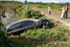 Berangkat Kerja, Mobil...