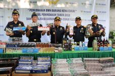 Bea Cukai Jatim II Musnahkan...
