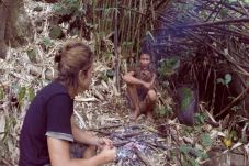 Pria Vietnam Jadi Tarzan...