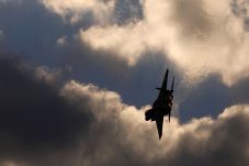 Jet Tempur Israel Gempur...