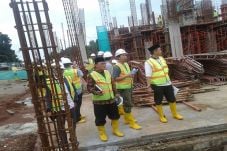 Sengketa Dengan Warga,...