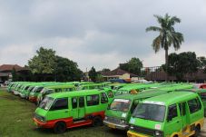 Sopir Angkot Mogok,...