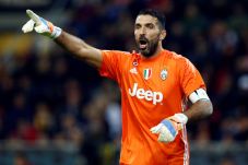Buffon Nyaris Gabung...