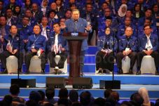 Demokrat Cium Ada Orang...