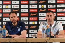 Lawan Jerman, Gary Cahill...
