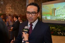 Hakim Cecar Teguh Juwarno...