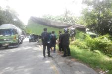 Tabrakan Truk Beruntun...