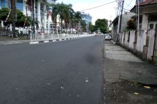 Sopir Angkot dan Taksi...