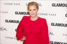 Amy Schumer Mundur,...