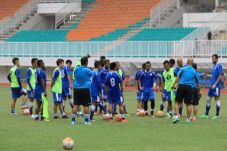 Djanur dan Persib Bandung...