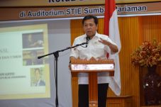 Bertemu Mahasiswa, Setya...