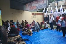 Antusias Warga Besar,...