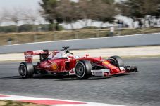 Giliran Vettel Asapi...