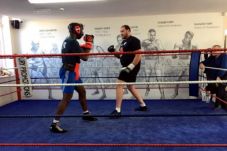 Tyson Fury Kembali Naik...